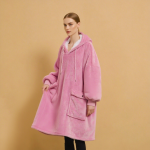 女士睡衣工厂-定制冬季保暖柔软针织配口袋前标带帽