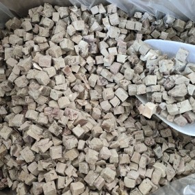 宠物零食工厂-定制冻干批发牛肉蛋白鸡肝粒