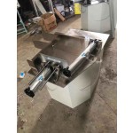 成人纸尿裤包装机供应商-手动简易装袋