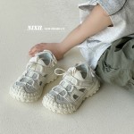 儿童运动鞋厂家 - 夏季新款网眼头滑板