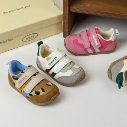 儿童运动鞋厂家 - 新款夏季时尚撞色