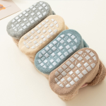 婴儿中筒袜生产厂家 - 批发防滑保暖精梳棉袜