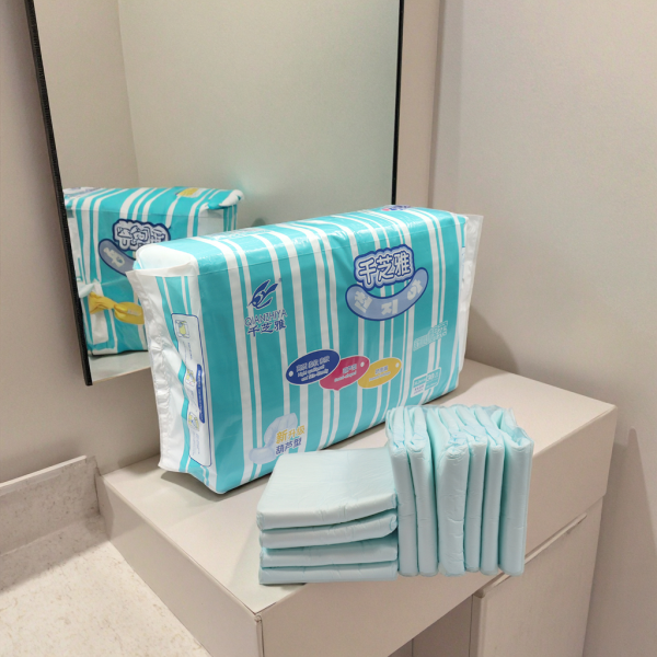 护理垫厂家 - 医用级无菌高吸收3层防漏定制logo