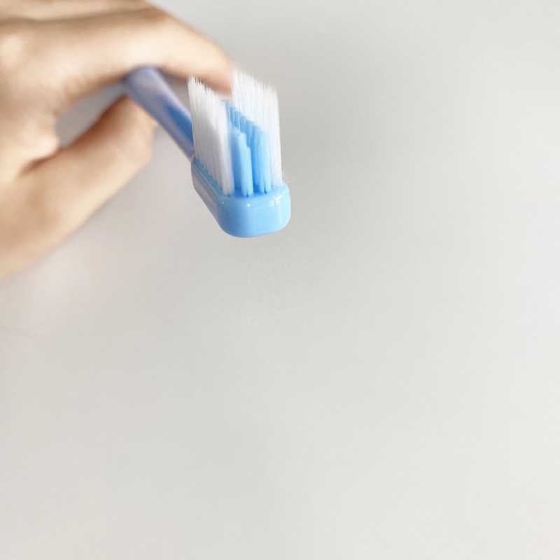 正畸牙刷工厂 - 可定制logo柔软U型修剪