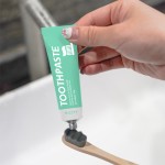 牙膏生产厂家 - 20g旅行装抗牙菌斑OEM代工