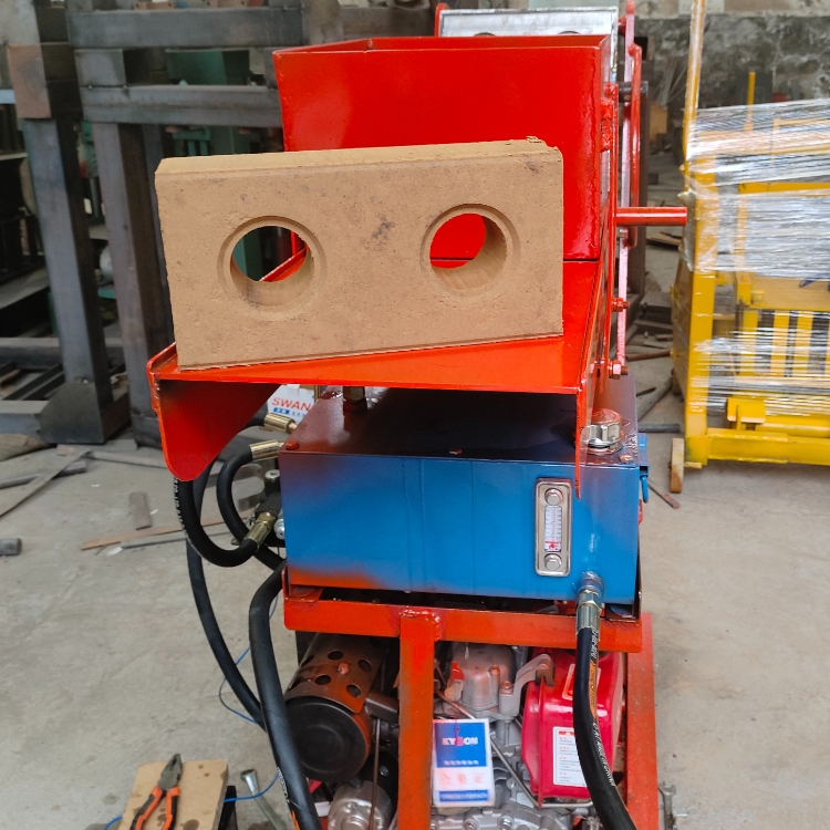 Small Brick Machine