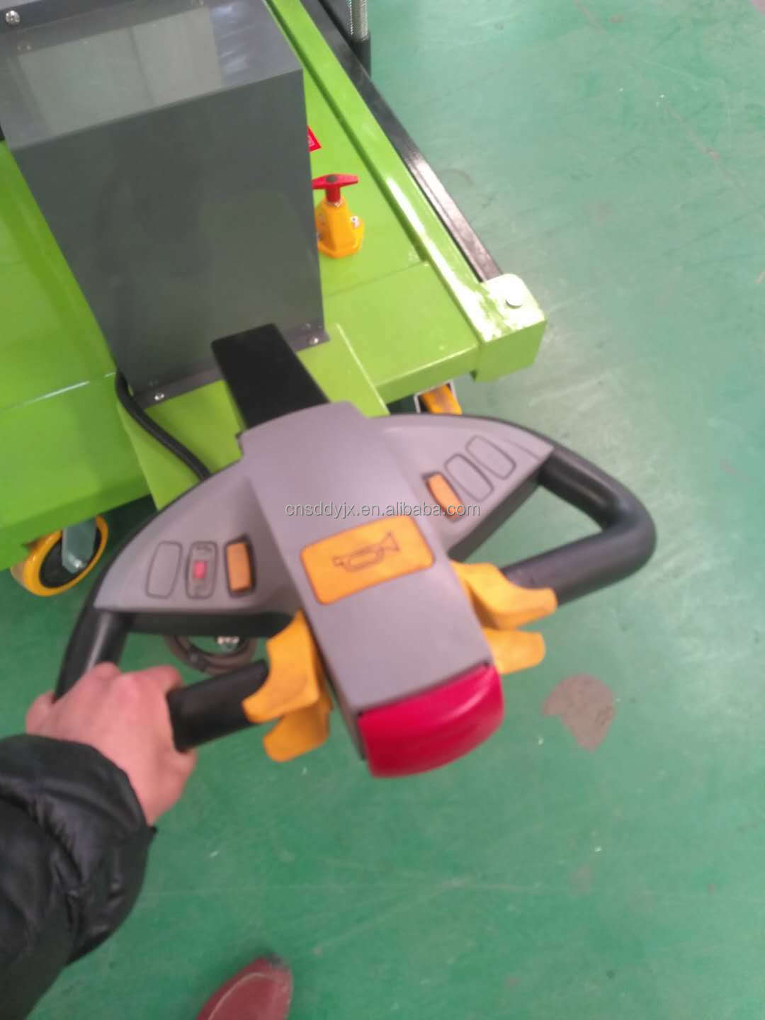 Aluminium alloy elevator