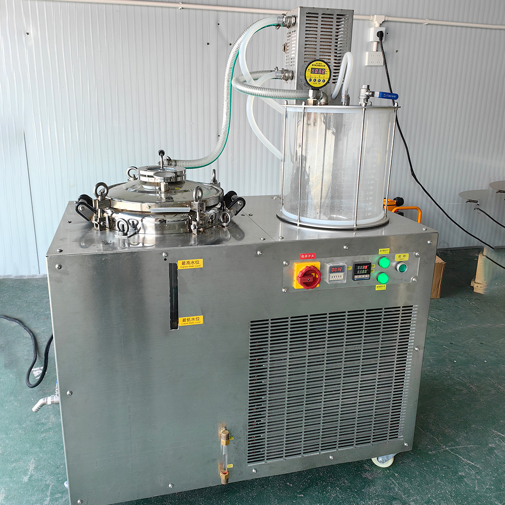 Low-temperature negative pressure concentration ma