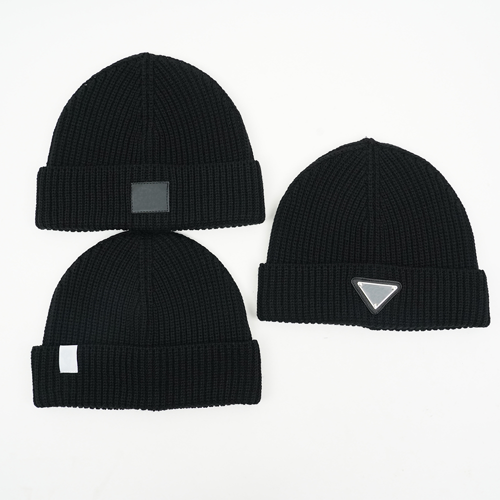 Beanies/Knitted Hat