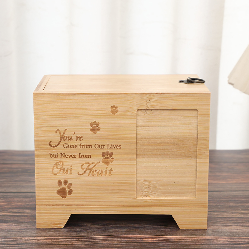 Pet ashes urn