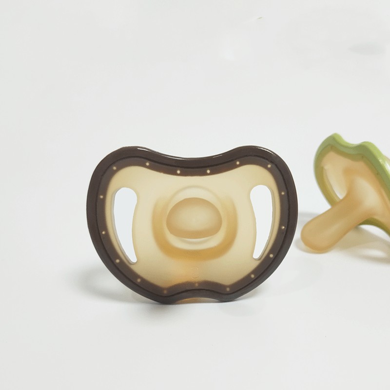 婴儿奶嘴